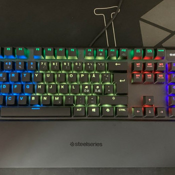SteelSeries Apex 5 Gaming Keyboard