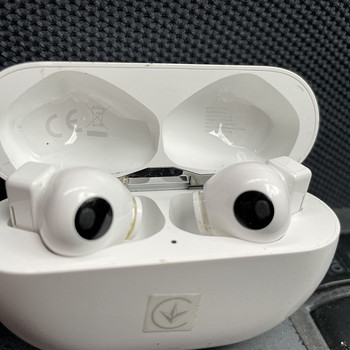 Продам беспроводные наушники huawei buds pro