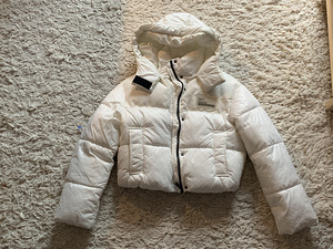Куртка Bershka (3 фото из 3)