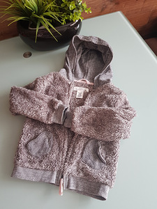 H & M soe kampsun, suurus 110/116 (1 foto / 4)