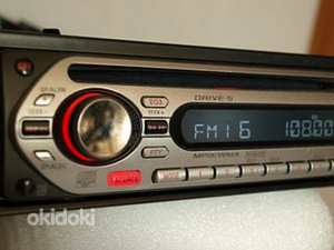Sony CDX-GT200s AUX (1 foto / 3)