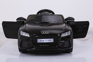 Детский черный электромобиль AUDI TT RS 12V (2 фото из 3)