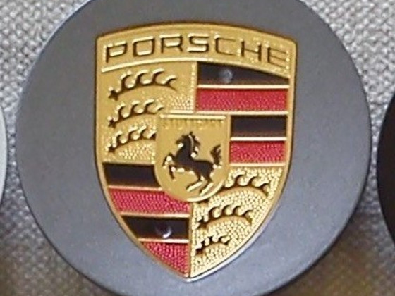 Porsche veljekapslid märgid