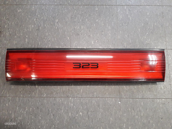Панель задних фонарей MAZDA 323 Saloon BG