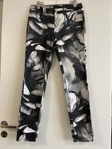 Teksad Karen Millen (1 foto / 2)