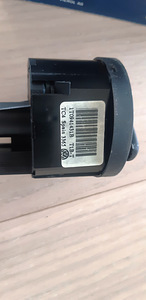Esitulelüliti Volkswagen Caddy 2004-2010 (2 foto / 2)