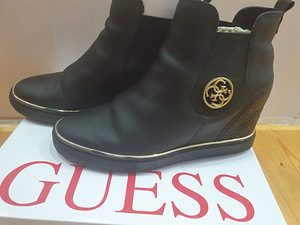 Guess Ботинки на платформе 39 (2 фото из 3)