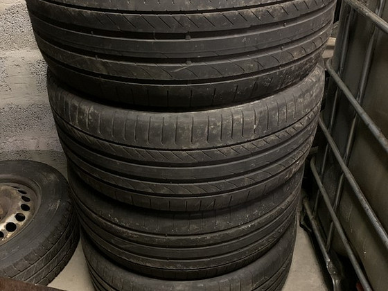 Continental 275/45 R20
