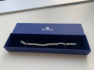 Браслет Swarovski (2 фото из 3)