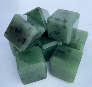 NEFRIIT NAT. (ehk.JADE) jookide jahutamiseks 20x20mm- 1 tk. (1 foto / 4)