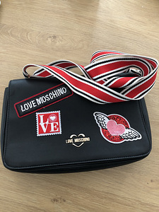 Käekott Love Moschino (1 foto / 1)