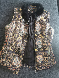 Vest (1 foto / 2)