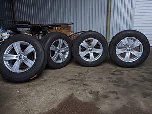Audi Q7 veljed R18/255/60 5x112 +CONTINENTAL PREMIUM CONTACT (2 foto / 8)
