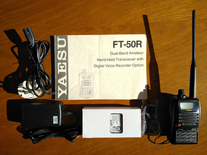 Ручной трансивер yAESU FT-50R (2 фото из 6)
