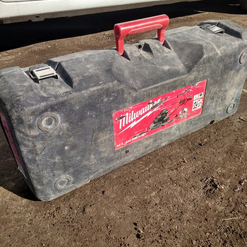 Rellakas Milwaukee AGV 24