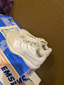 NIKE W AIR ZM VAPOR X HC (Теннис) (2 фото из 2)