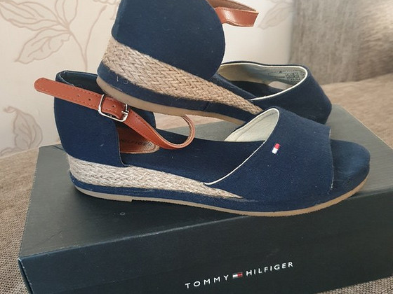 Tommy Hilfiger сандали 37 размер (22,5 см)