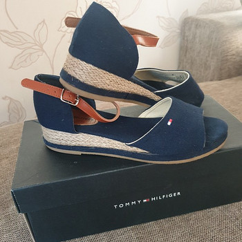 Tommy Hilfiger сандали 37 размер (22,5 см)