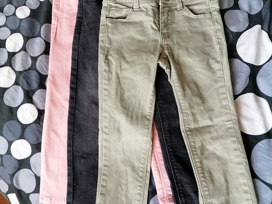 Комплект для девочек kIABI из 3-х джинсов slim fit. 4а - 104см