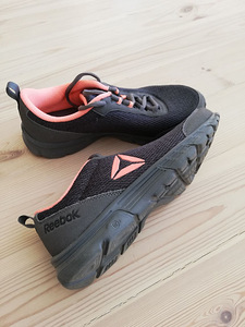 Женские кроссовки Reebok No. 38.5 - новые (1 фото из 3)