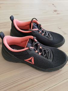 Женские кроссовки Reebok No. 38.5 - новые (3 фото из 3)