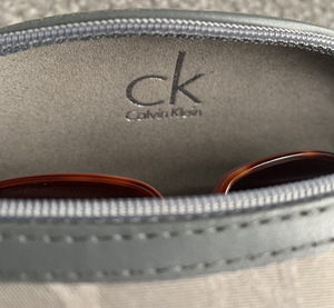 Calvin Klein päikeseprillid (4 foto / 4)