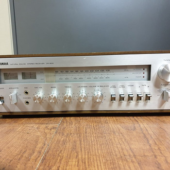 Yamaha CR-600 AM/FM Stereo Receiver