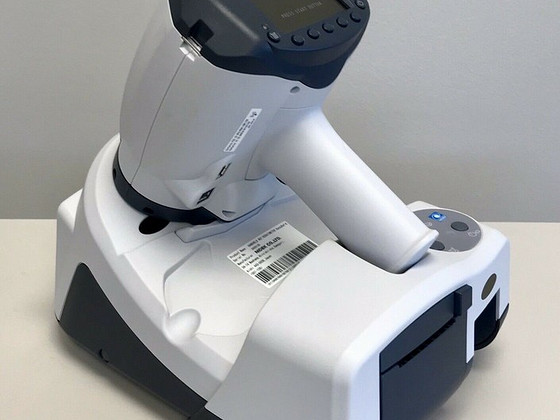 Nidek HandyRef-K Handheld Ref/Keratometer