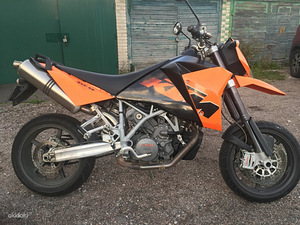 KTM 950 SM (2 фото из 2)
