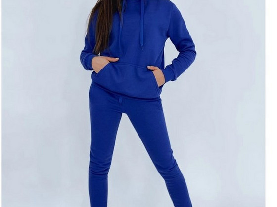 Uus spordiülikond. Uus spordidress.