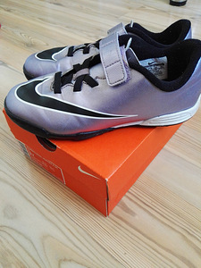 Футбольные бутсы Nike mercurial p.35 (2 фото из 3)