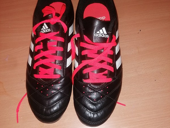 Футбольные бутсы adidas 41