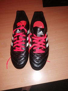 Футбольные бутсы adidas 41 (1 фото из 2)
