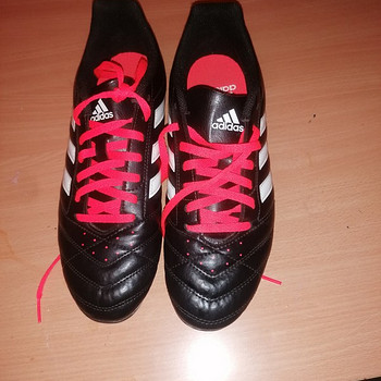 Футбольные бутсы adidas 41