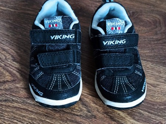 Кроссовки viking