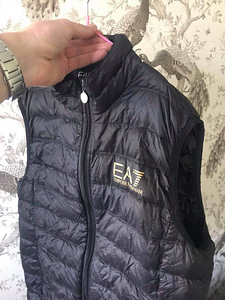 UUS! Armani poiste/meeste vest/sobib S/M kandjale. (1 foto / 3)