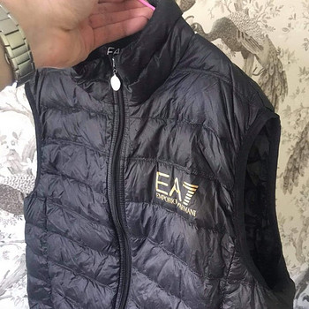 UUS! Armani poiste/meeste vest/sobib S/M kandjale.