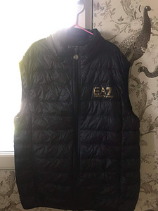 UUS! Armani poiste/meeste vest/sobib S/M kandjale. (2 foto / 3)