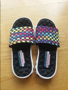 Новые шлепки из пены с эффектом памяти Skechers, 28,5 (1 фото из 3)