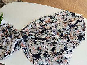 Sleeveless coloured print dress (3 foto / 6)