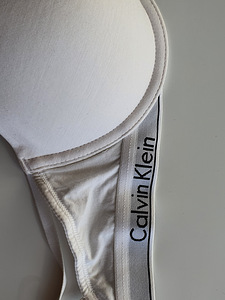 WHITE CALVIN KLEIN BRA (2 foto / 7)
