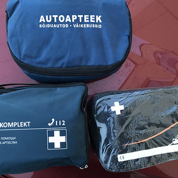 Аптечка первой помощи для автомобиля