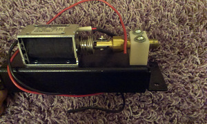 12V Соленойдный замок (1 фото из 3)