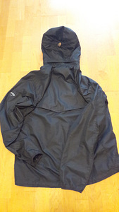 Ветровка Nike acg (1 фото из 2)