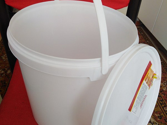 10L kaanega toiduämber