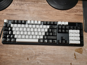 SteelSeries Apex 5 (2 foto / 2)