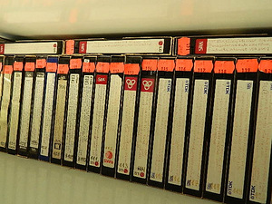 FILMIKOGU, 300 VHS. (2 foto / 9)
