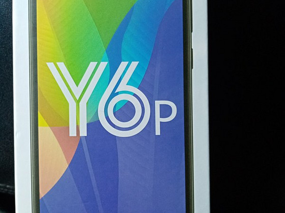 Продам почти новый телефон Huawei y6p