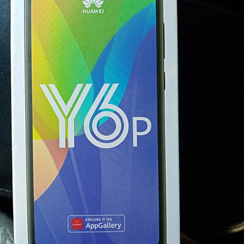 Продам почти новый телефон Huawei y6p