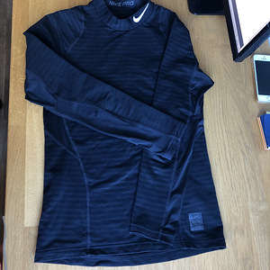 Nike Pro spordipesu suurus M (junior) (2 foto / 3)